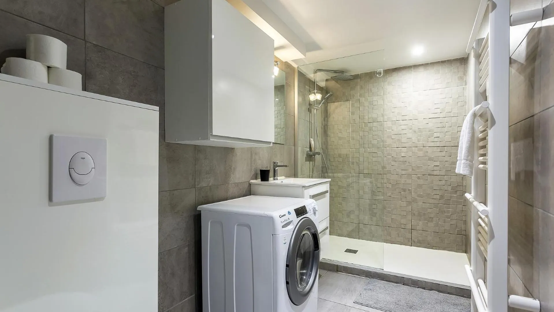 Smartstay Louis Mille - Gratte-Ciel Villeurbanne 0*,  France